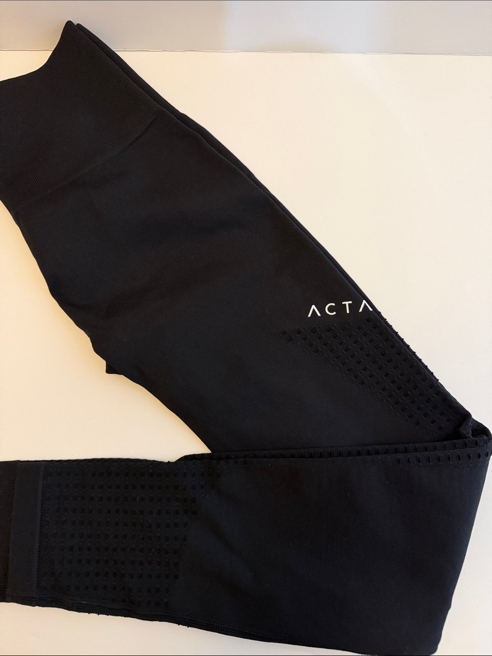 ACTA NWOT Small Black Athletic Activewear Leggings